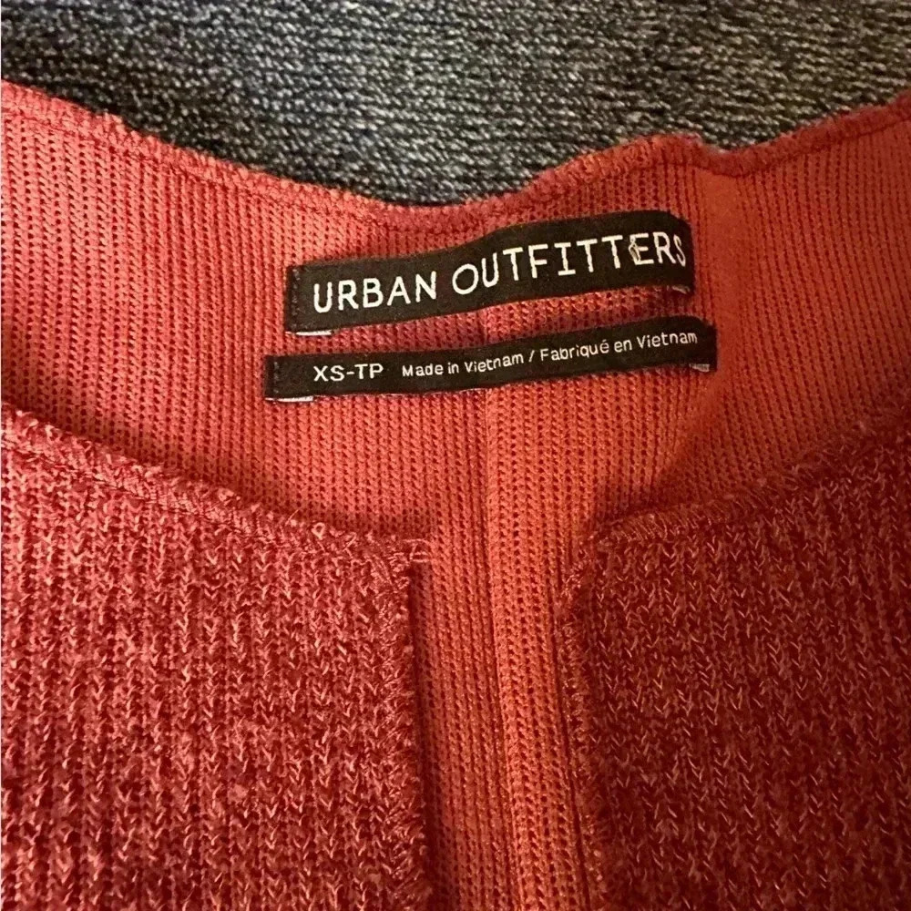 Urban Outfitters Oversized Cropped Cuff Sleeve Sweater size XS - Picture 4 of 7
